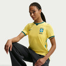 Camisa Seleção Brasil Home 2026/27 - Nike Torcedor Feminina - Amarela/Verde